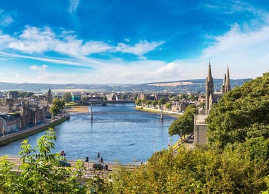Ness Riverfront Holiday Home - City Centre Инвернесс Экстерьер фото