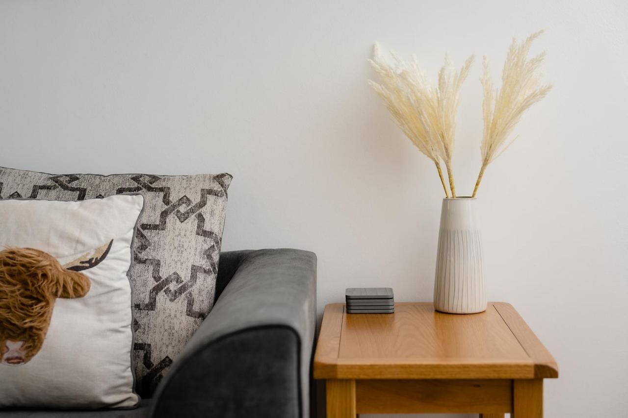 Ness Riverfront Holiday Home - City Centre Инвернесс Экстерьер фото