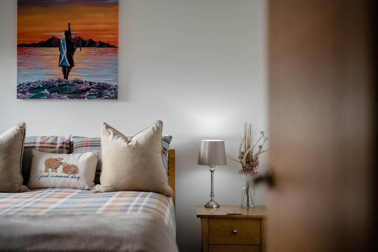 Ness Riverfront Holiday Home - City Centre Инвернесс Экстерьер фото